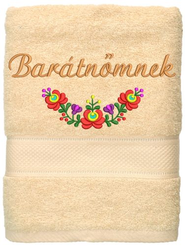 "Barátnőmnek" felirattal és matyó mintával hímzett törölköző, krém – egyedi hímzett ajándék barátnőnek