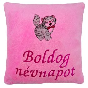 „Boldog névnapot” felirattal és cicával hímzett párna, rózsaszín – névnapi ajándék, egyedi hímzett párna 