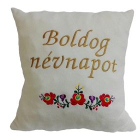   "Boldog névnapot" felirattal + matyó mintával hímzett párna, krém