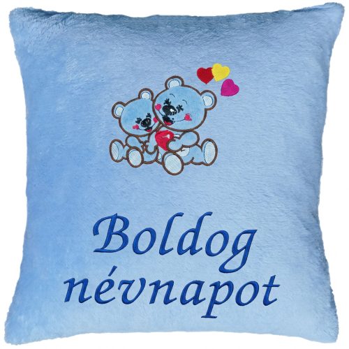 „Boldog névnapot” felirattal + ölelő macikkal hímzett párna, világoskék – hímzett névnapi ajándék párna