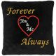 "Forever-Always + te & én" felirattal + szívvel hímzett párna, fekete