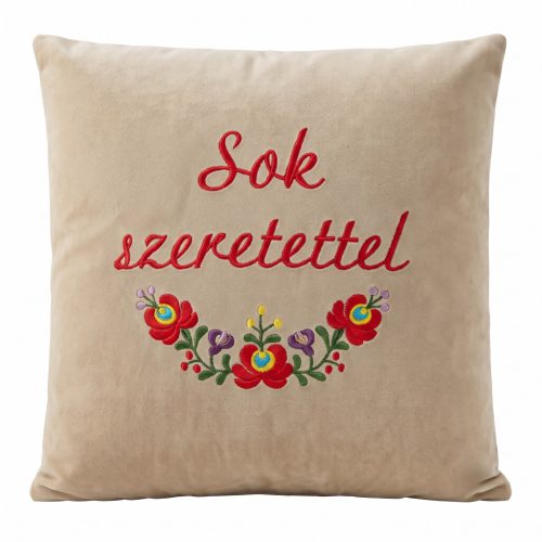 "Sok szeretettel" felirattal + matyó mintával hímzett párna, krém – hímzett ajándék párna