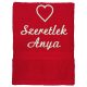 "Szeretlek anya" felirattal + szívvel hímzett törölköző, piros