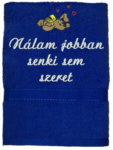 "Nálam jobban senki sem szeret" felirattal + kutyával hímzett törölköző, királykék