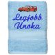 "Legjobb unoka" felirattal + autóval hímzett törölköző, világoskék