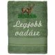 "Legjobb vadász" felirattal + álló szarvassal hímzett törölköző, moha
