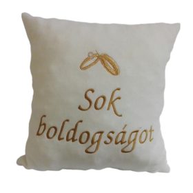 "Sok boldogságot" felirattal + gyűrűvel hímzett párna, krém - esküvői ajándék