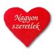 "Nagyon szeretlek" felirattal hímzett szíves párna - romantikus ajándék