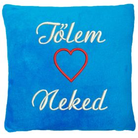   "Tőlem Neked" felirattal + szívvel hímzett párna, türkizkék