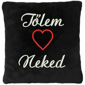   "Tőlem Neked" felirattal + szívvel hímzett párna, fekete 