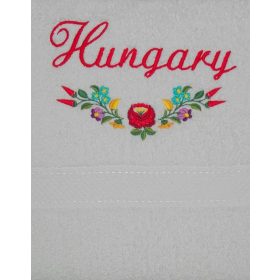   "Hungary" felirattal + kalocsai mintával hímzett törölköző, fehér