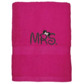 Pink hímzett „Mrs” feliratú törölköző fekete cérnával, esküvői ajándék feleségnek