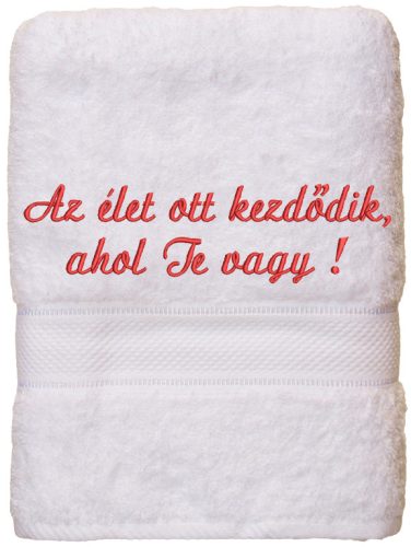 Fehér hímzett törölköző egyedi felirattal