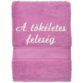Világoslila hímzett törölköző egyedi felirattal