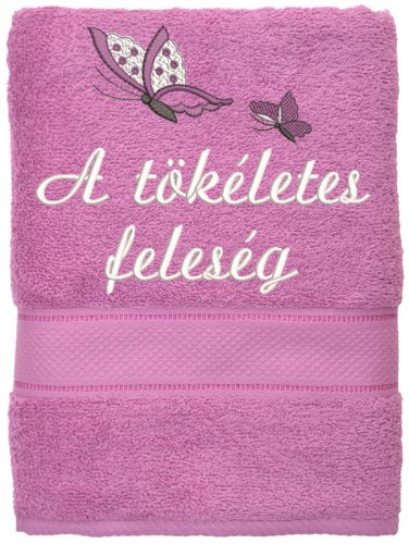 Egyedi felirattal és mintával hímzett törölköző - világoslila