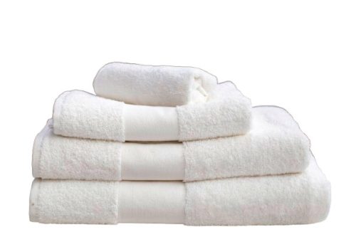 Névvel + mintával hímzett PRÉMIUM törölköző, FEHÉR