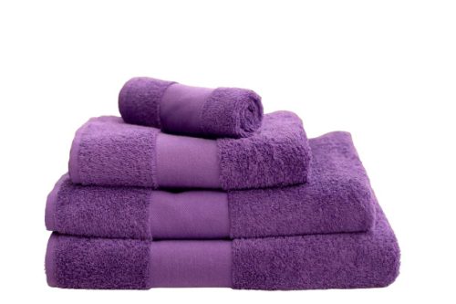 Hímzett PRÉMIUM törölköző 2-3 szavas felirattal + mintával, LILA