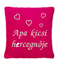 Egyéb Családos hímzett párnák