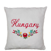 Magyaros, Címeres hímzett párnák